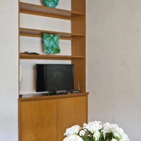 Апартаменты Roman Holidays All'eur