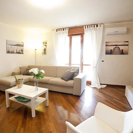 Holidays All'eur Appartamento *