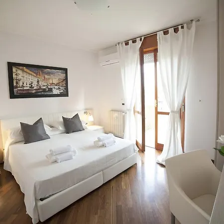 Апартаменты Roman Holidays All'eur